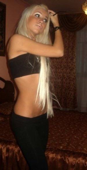 Connect with Gina (25) in California | Adult Dating
