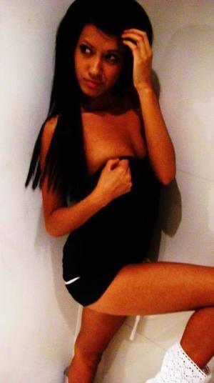 Terri (29) in Pennsylvania | Casual Dating with Older Men