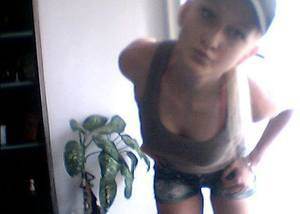 Adult dating profile photo of Elise (27) in Washington