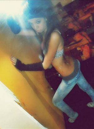 Adrienne, 26 from California | Older Men and Younger Women Dating