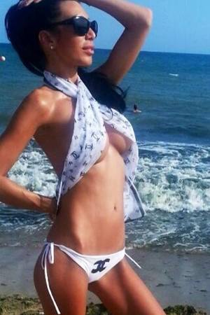 Meet Adeline from British Colombia (21) | Discreet Adult Dating