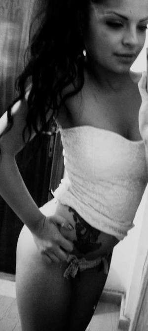 Meet Emilee (24) from New York | No-Strings Adult Dating