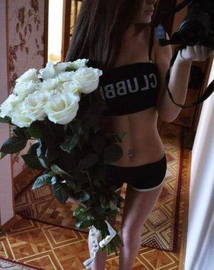 Chat with Amelie (30) in California | Casual Dating Profile