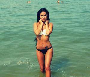 Dana (19) from California profile image