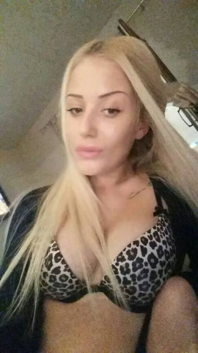 View Leona (19) in Texas | Local Adult Dating Tonight