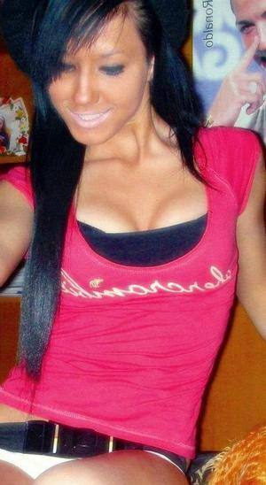 Meet Charlotte (19) from California | No-Strings Adult Dating