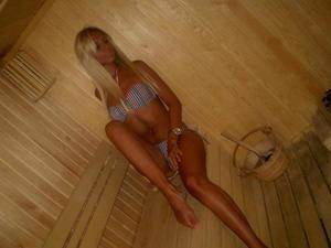 Local profile photo of Dalia, 21, in New York