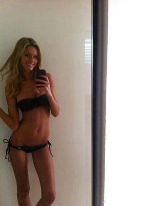 Mackenzie (20) in Ontario, adult profile photo