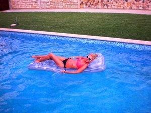 Ellie (23) in Alberta | Friends with Benefits