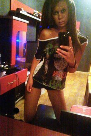 Meet Alison (23) from California | FWB Casual Partner