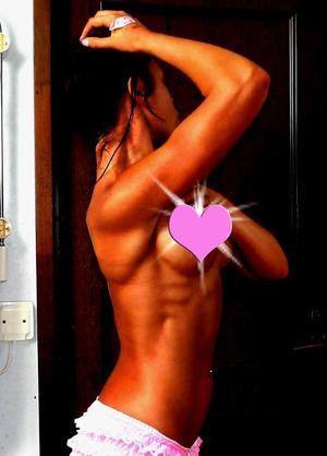 Janet (24) in Ohio | Friends with Benefits