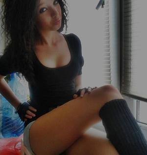 Evelin, 18, Maryland | Local FWB Dating Profile