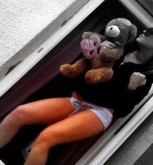 Chat with Karlie (28) | Quebec Casual Partners