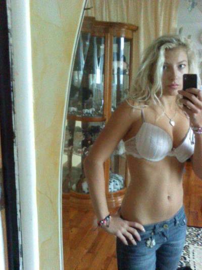 Holly, 18, California | Local FWB Dating Profile