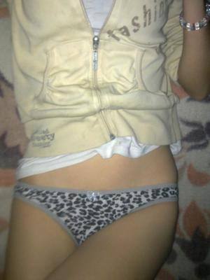 Melina (21) in California | Friends with Benefits