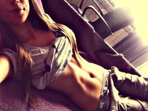 Roxann from  is looking for adult webcam chat