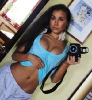 Tayna from South Dakota is looking for adult webcam chat