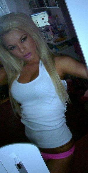 Tessie from  is looking for adult webcam chat