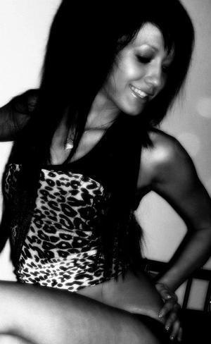 Zaria from California is looking for adult webcam chat
