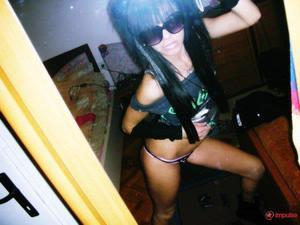 Deanna from Louisiana is looking for adult webcam chat