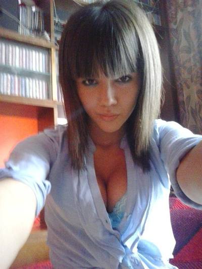 Presley is a cheater looking for a guy like you!