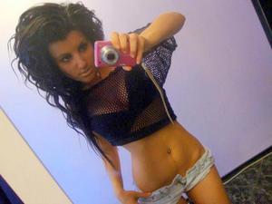 Dusti from Kingston Springs, Tennessee is looking for adult webcam chat