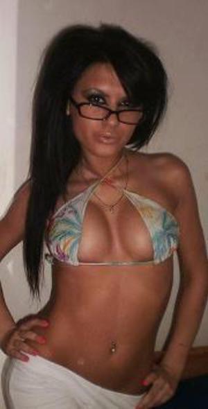 Meet local singles like Shelley from Quebec who want to fuck tonight
