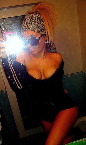 Meet local singles like Taylor from Illinois who want to fuck tonight