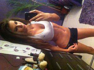 Bettina from Michigan is looking for adult webcam chat