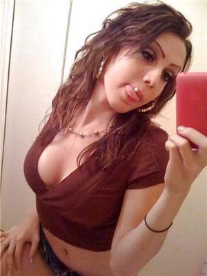 Looking for local cheaters? Take Ofelia from Country Club, Missouri home with you