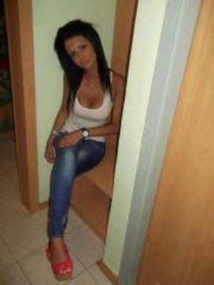 Larisa from Beech Grove, Kentucky is interested in nsa sex with a nice, young man