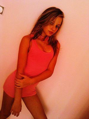 Mollie is a cheater looking for a guy like you!