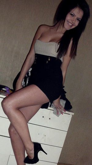 Tania from Florida is looking for adult webcam chat