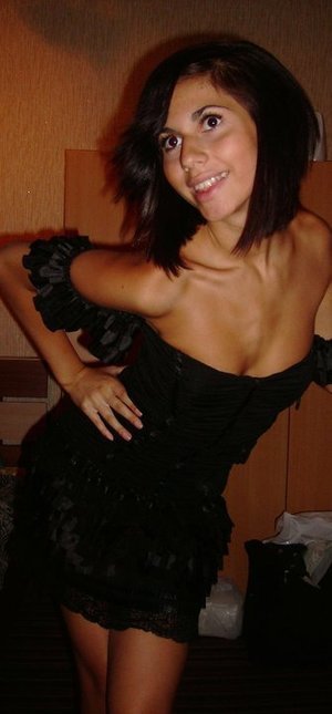 Elana from Woodrow, Colorado is looking for adult webcam chat