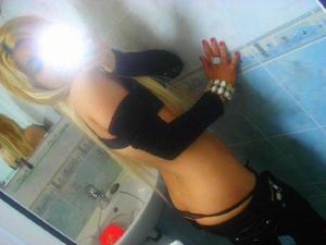 Ayesha from  is looking for adult webcam chat