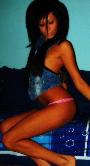 Shaniya from Missouri is the best local fuck buddy you can ever find
