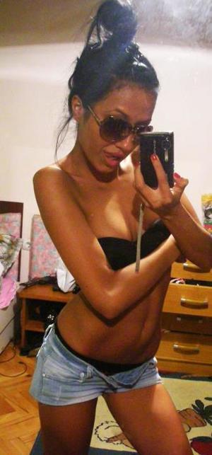 Yasmeen from Arizona is interested in nsa sex with a nice, young man