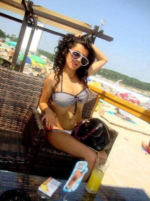 Quyen from  is looking for adult webcam chat