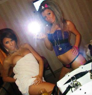 Helena is a cheater looking for a guy like you!