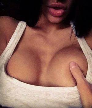 Charla from Creswell, Oregon is looking for adult webcam chat