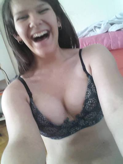 Birdie from  is looking for adult webcam chat