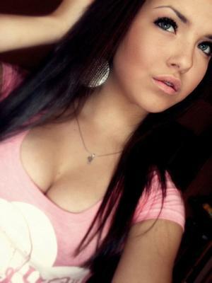 Corazon from Swannanoa, North Carolina is looking for adult webcam chat