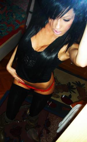 Meet local singles like Camille from Iowa who want to fuck tonight